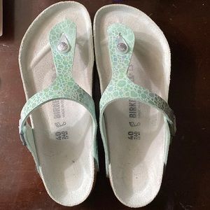 Birkenstock Gizeh Sandals Size 40 or Women 9